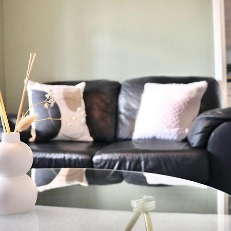 Stunning Apartment, Sleeps 4, Central London, 1 Bedroom, Zone 1, Kennington - Open For Business Stays, Long Stays And Families Relocating Екстериор снимка