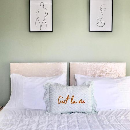 Stunning Apartment, Sleeps 4, Central London, 1 Bedroom, Zone 1, Kennington - Open For Business Stays, Long Stays And Families Relocating Екстериор снимка