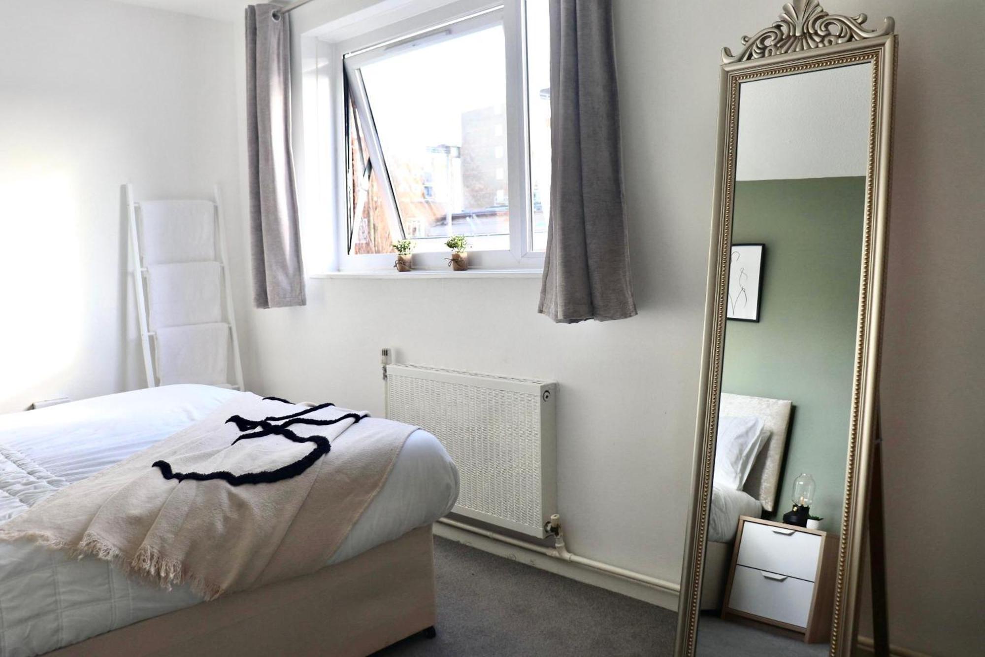 Stunning Apartment, Sleeps 4, Central London, 1 Bedroom, Zone 1, Kennington - Open For Business Stays, Long Stays And Families Relocating Екстериор снимка