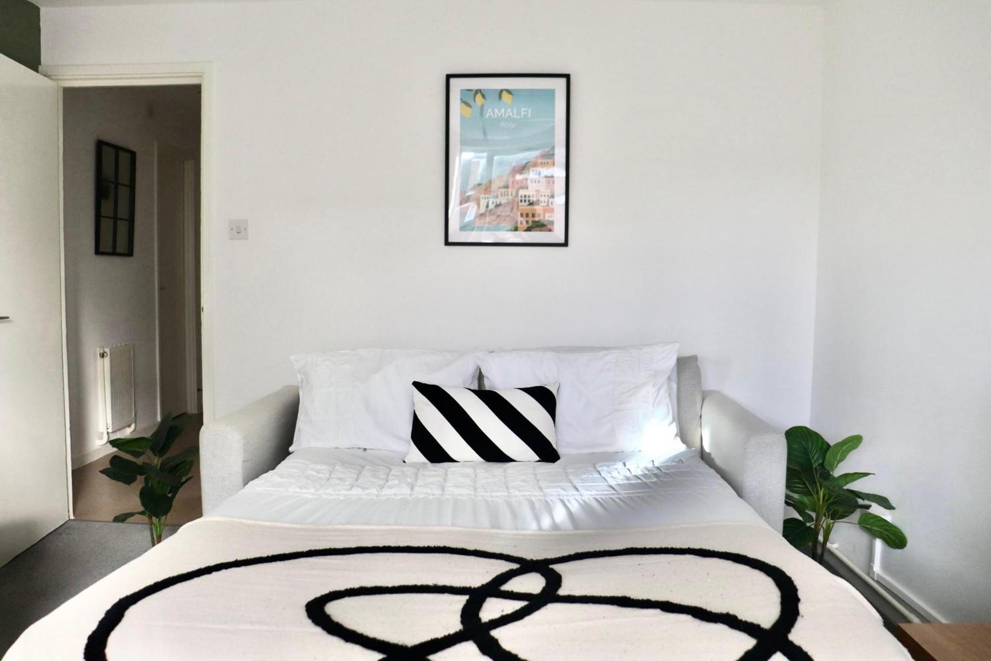 Stunning Apartment, Sleeps 4, Central London, 1 Bedroom, Zone 1, Kennington - Open For Business Stays, Long Stays And Families Relocating Екстериор снимка